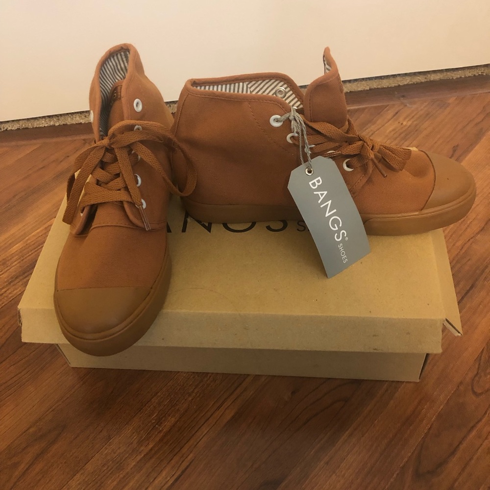 UNISEX NEW WITH TAGS BANGS tan high top sneakers
